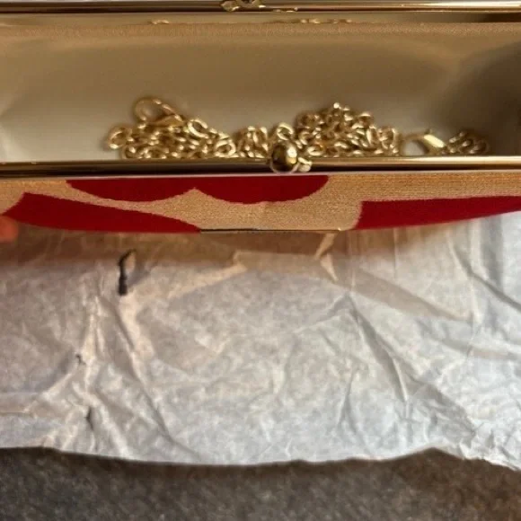 Miu Miu Red Heart Clutch with Gold Chain - Picture 5 of 8